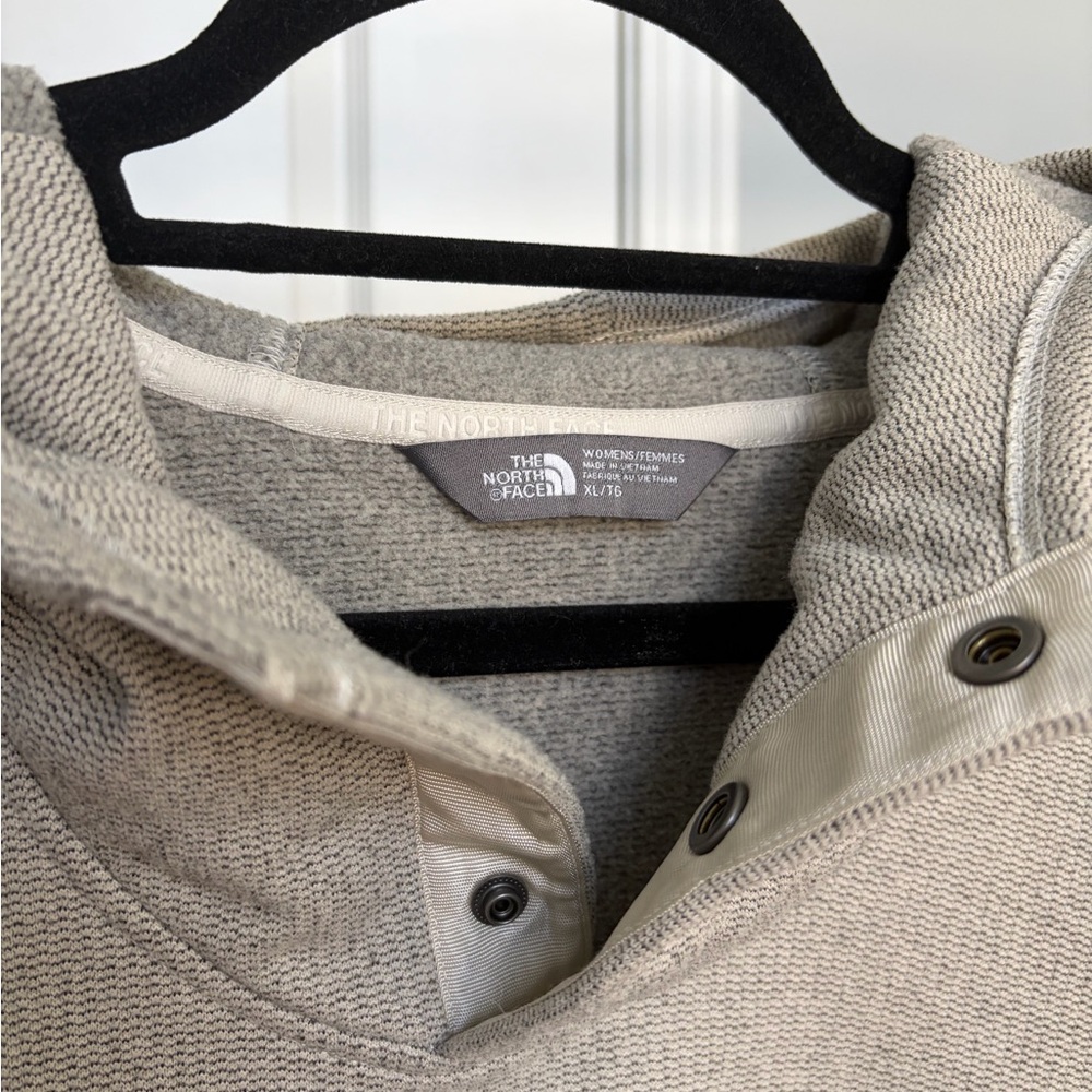 North Face Hooded Sweater - Picture 3 of 6